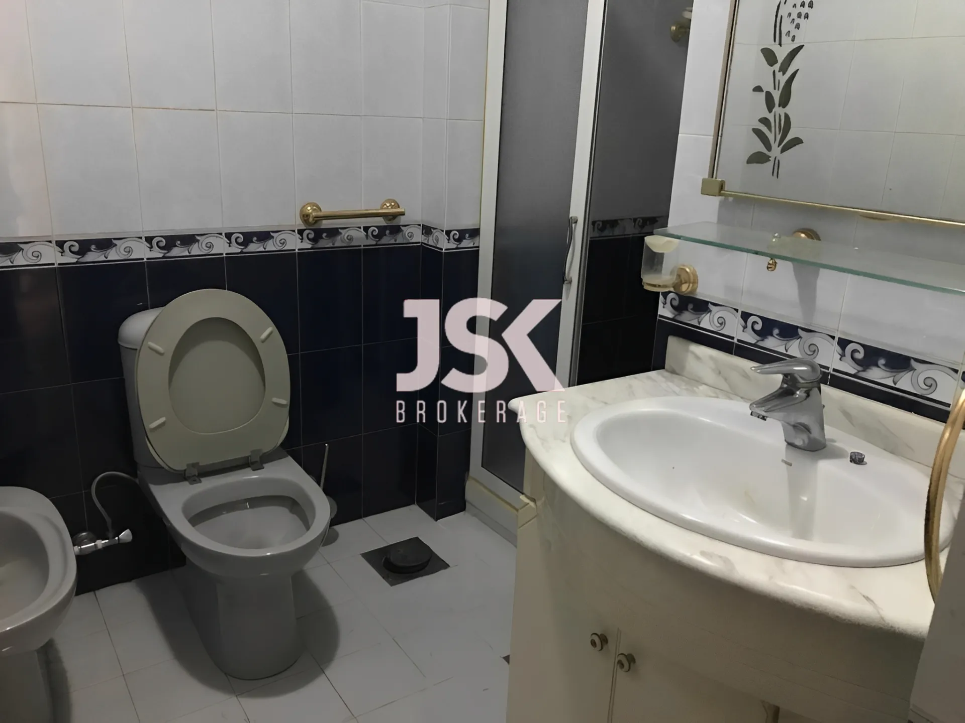 Apartment for Sale in Ain El Tineh, Beirut, Lebanon