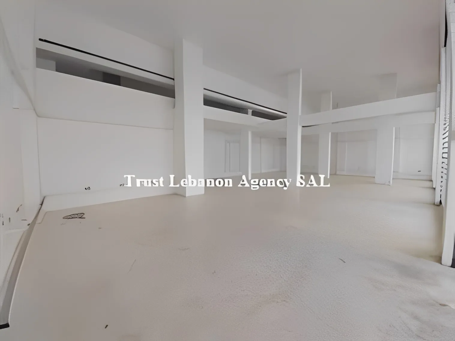 Shop for rent in Metn, Horsh Tabet