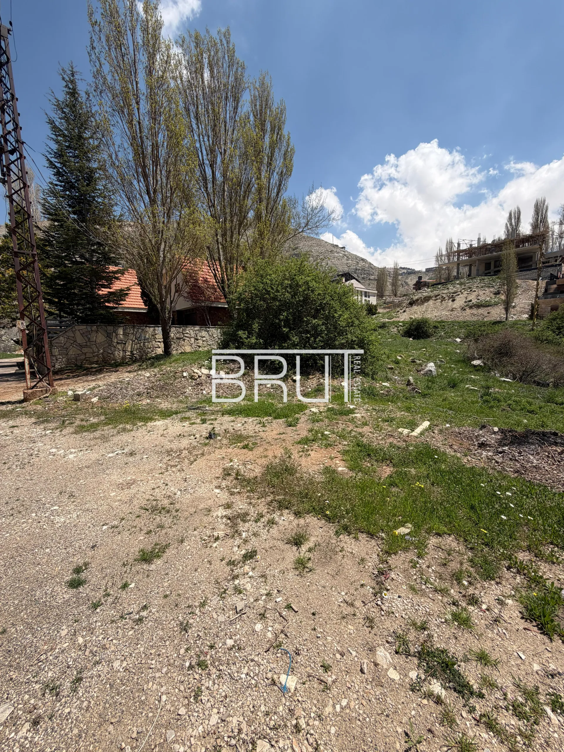 Land for Sale in Kfardebian