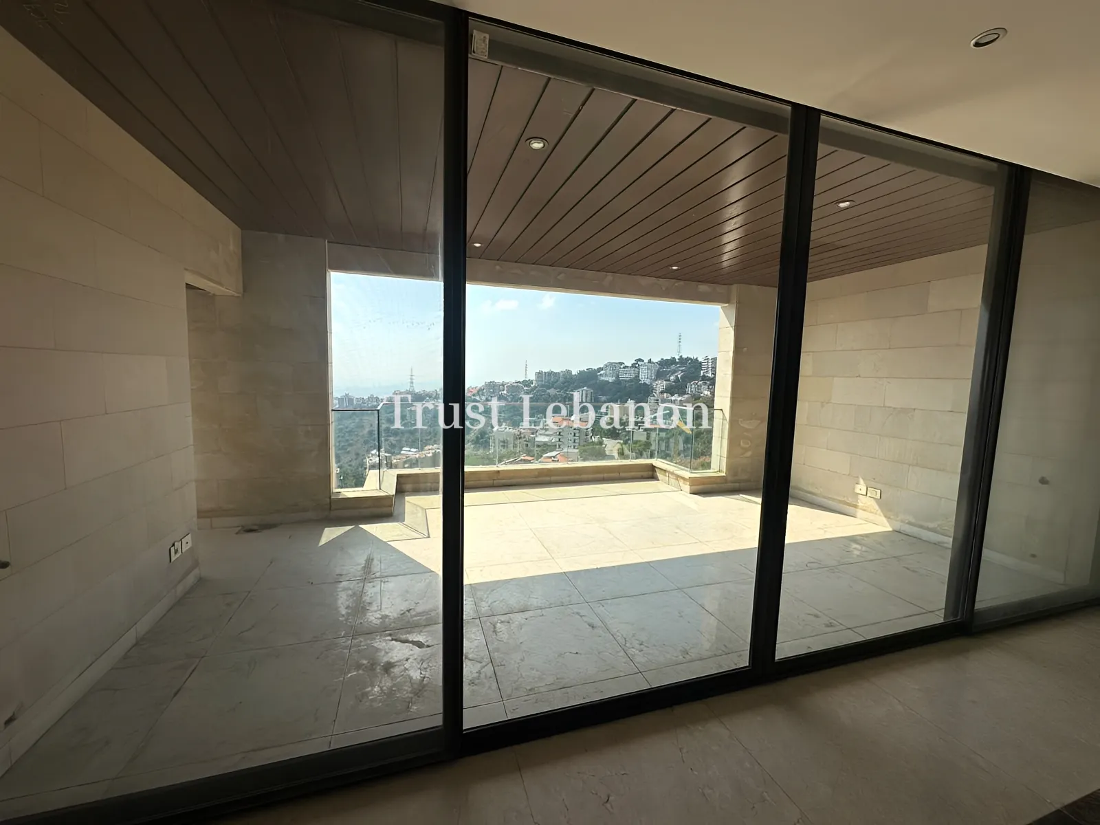Penthouse for sale in Monteverde Main Street، Moutazah, Lebanon
