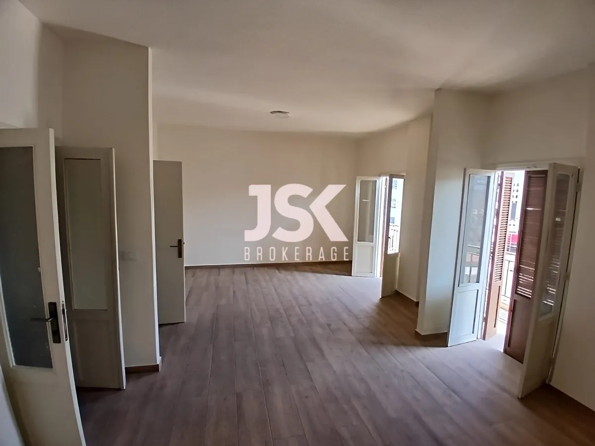 Office for rent in Daoura