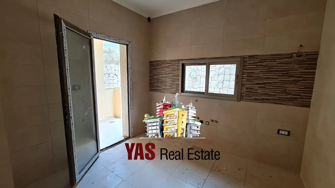 Apartment for Sale in Ballouneh