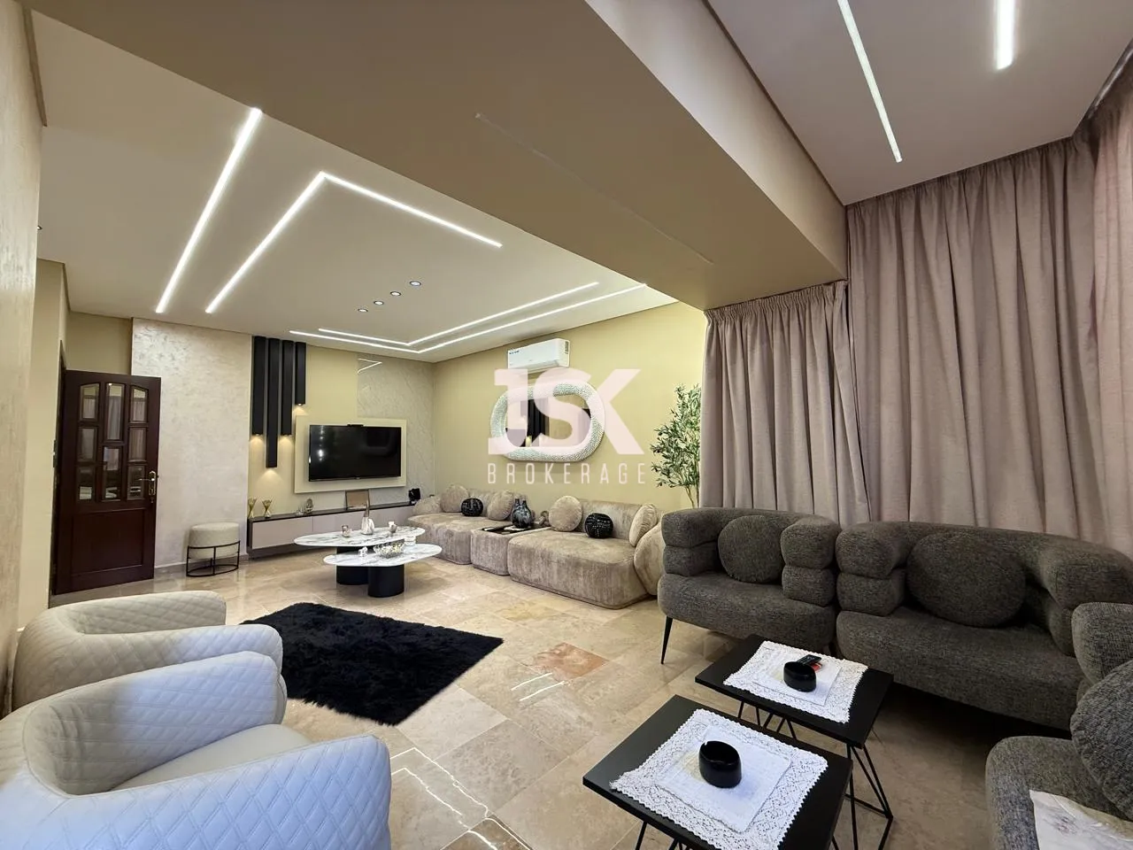 Apartment for Sale in Mazraa