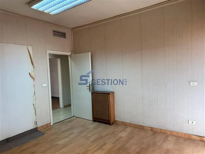 Office for rent in Achrafieh