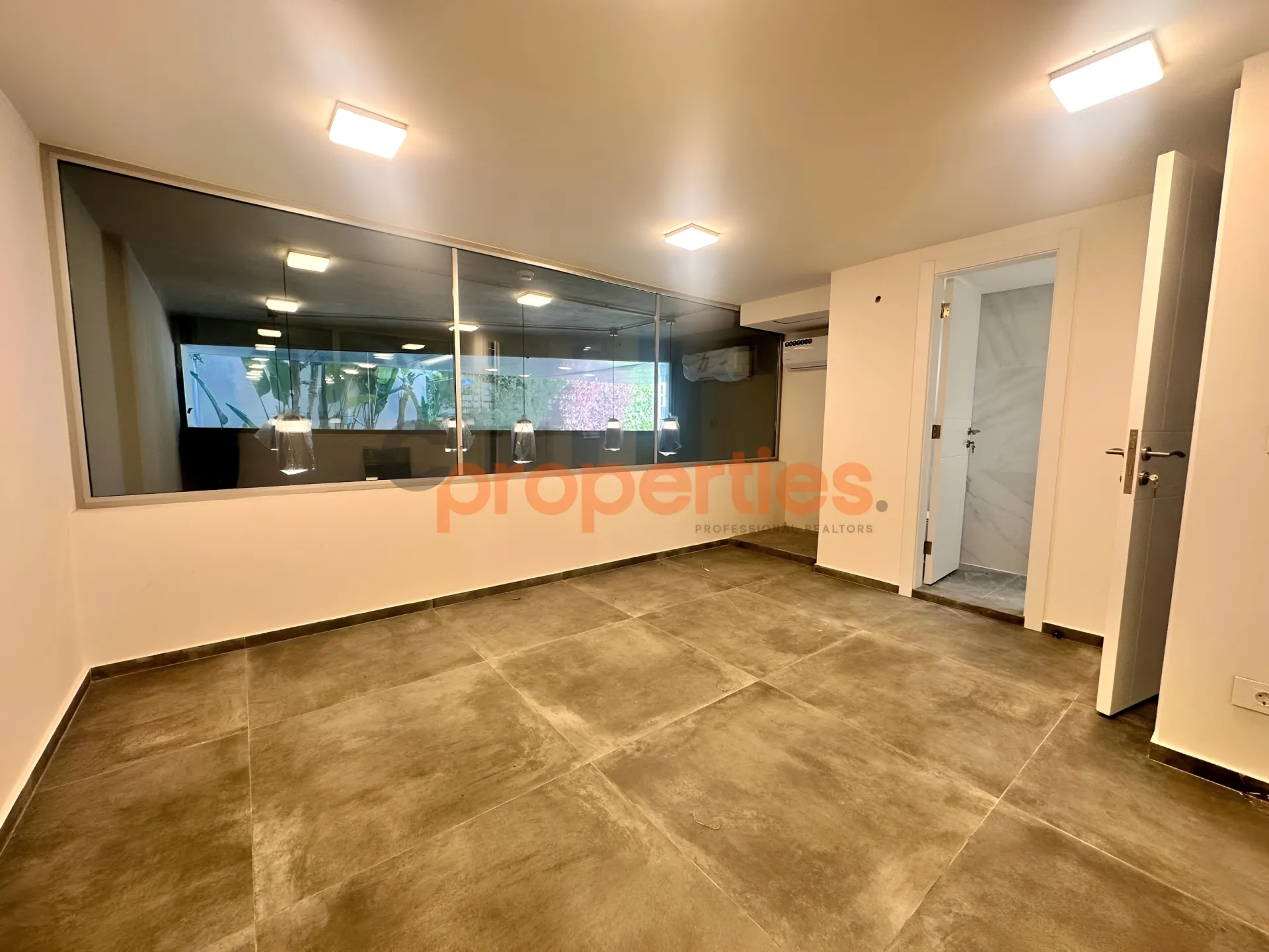 Showroom for Sale in Achrafieh