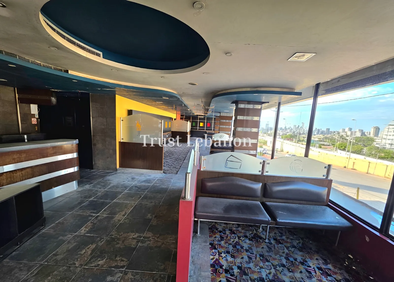 Showroom for rent in Baabda