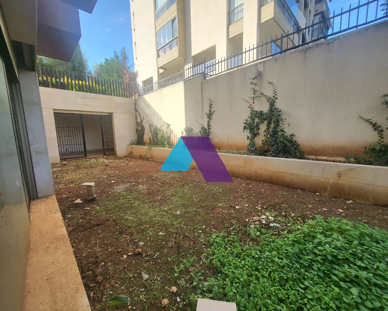 Apartment for Sale in Yarzeh - 4 bed, 5 bath