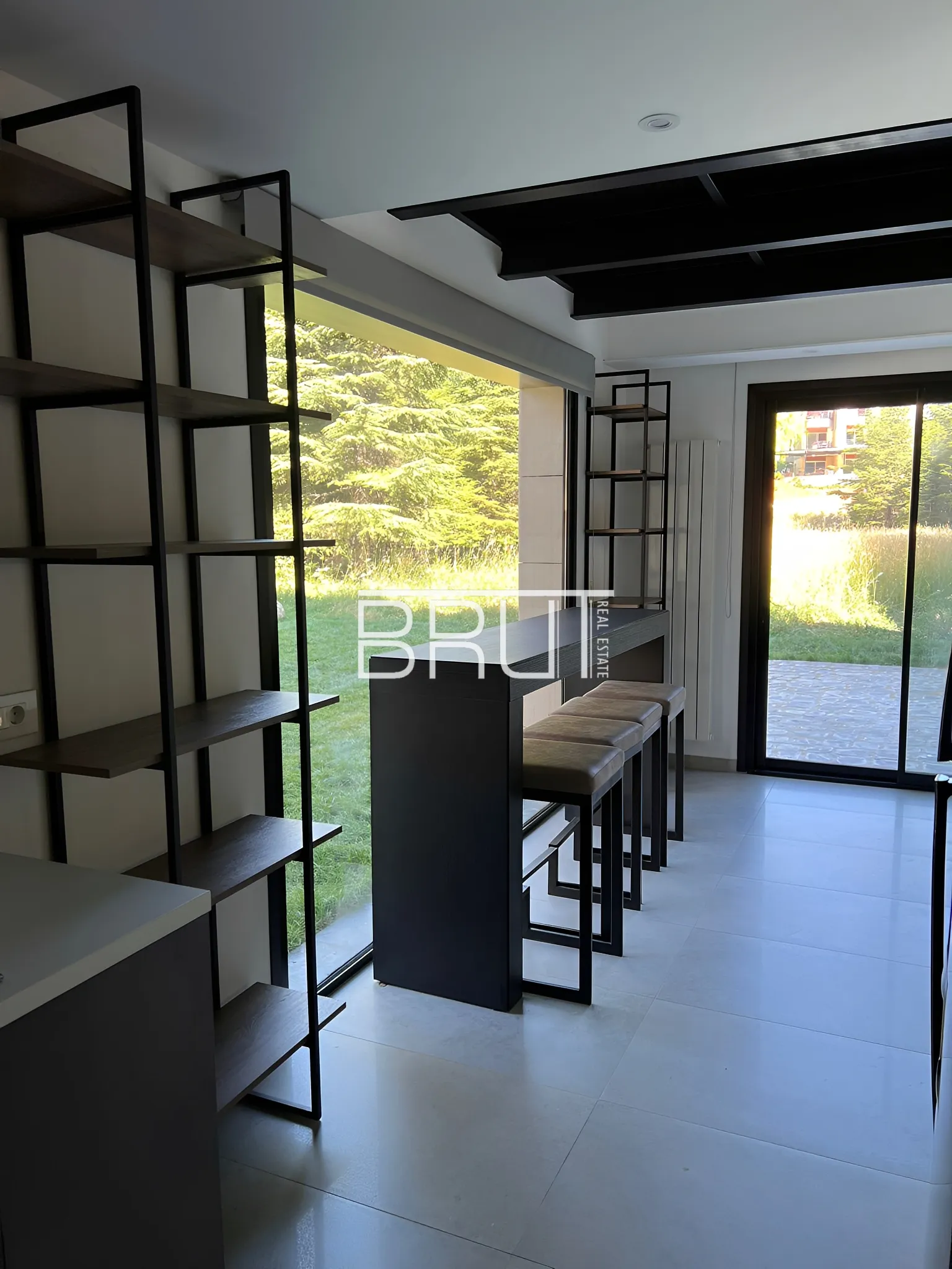 Chalet for Rent in Kfardebian
