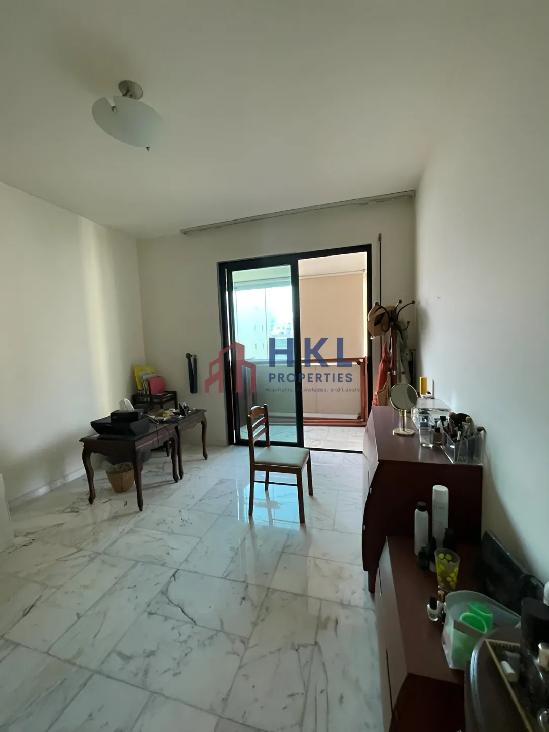 Apartment for sale in Ramlet El Baida, Bayrut, Lebanon - 3 bed, 4 bath