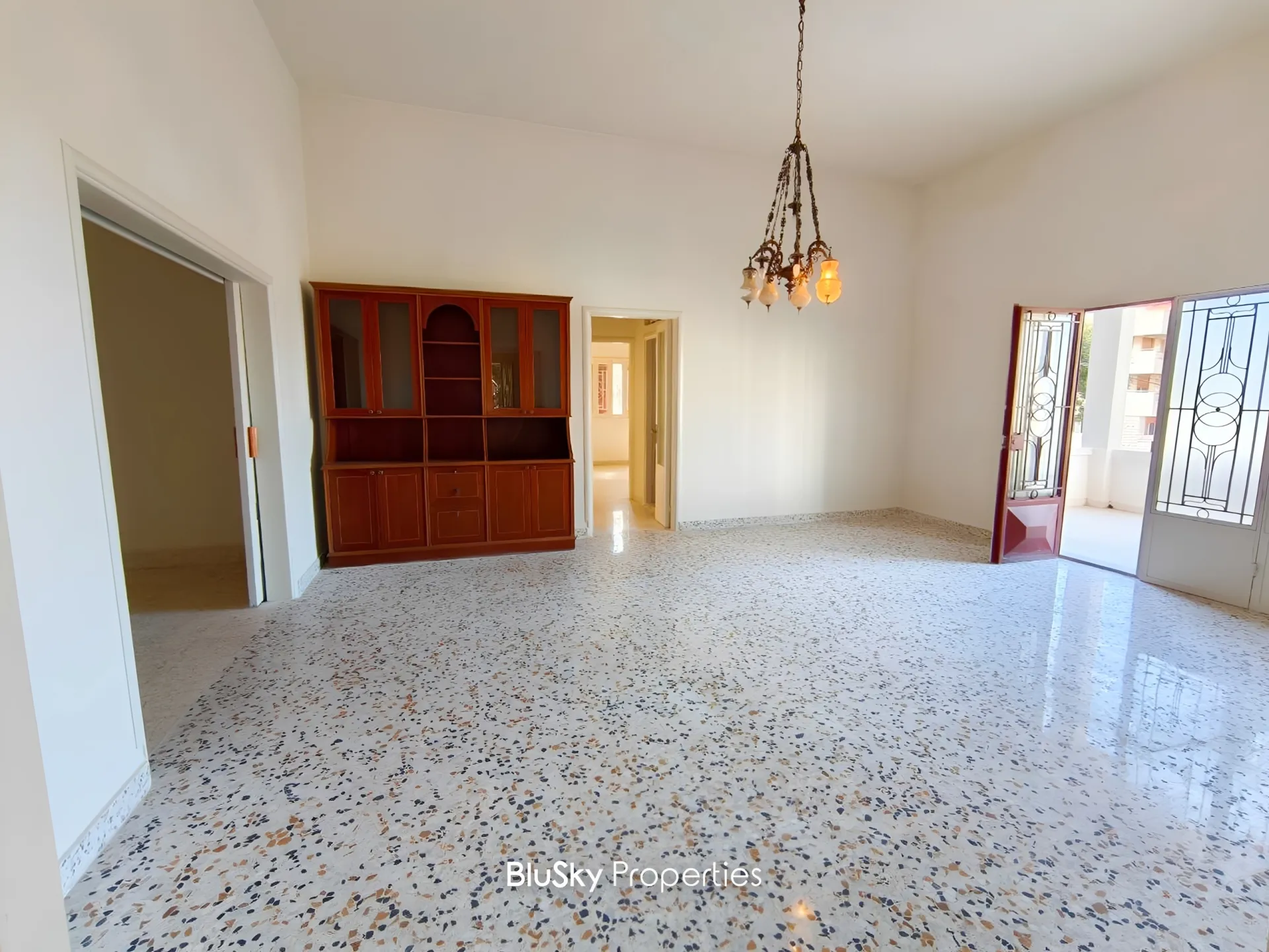 Apartment for rent in Mtayleb