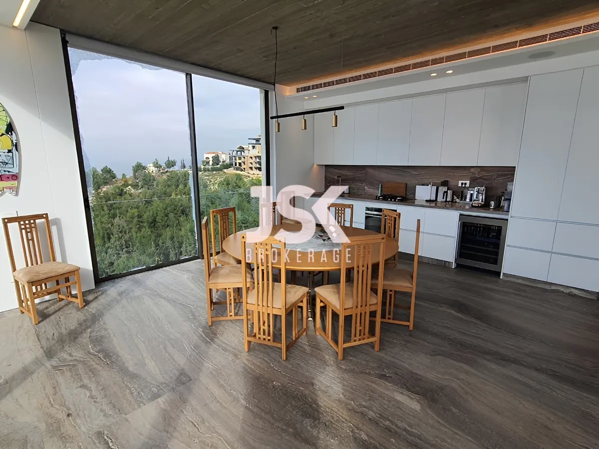 Penthouse for rent in Adma w Dafnah - 4 bed, 5 bath