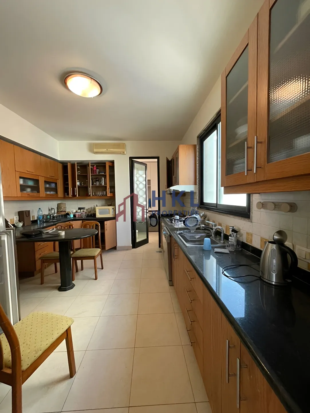 Apartment for sale in Ramlet El Baida, Bayrut, Lebanon - 3 bed, 4 bath