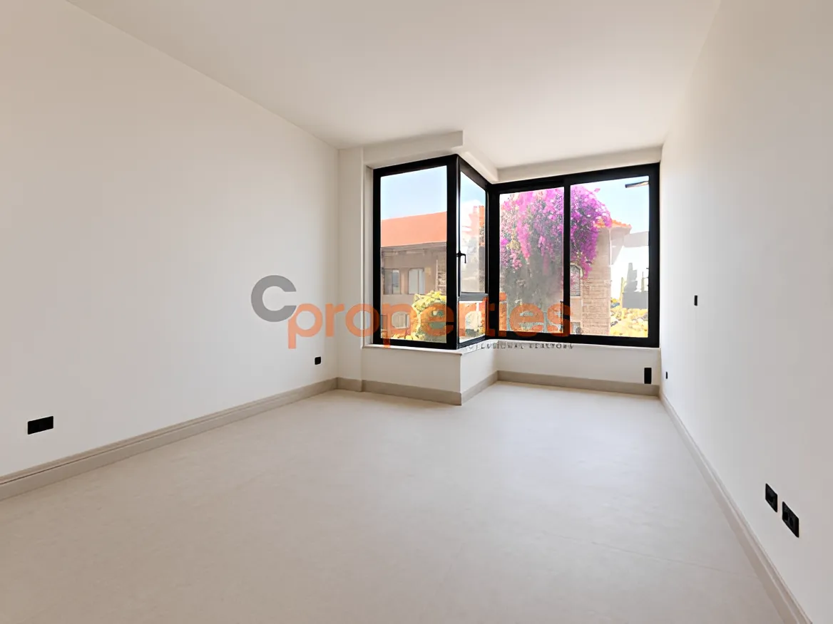 Apartment for Rent in Hamra - 4 bath