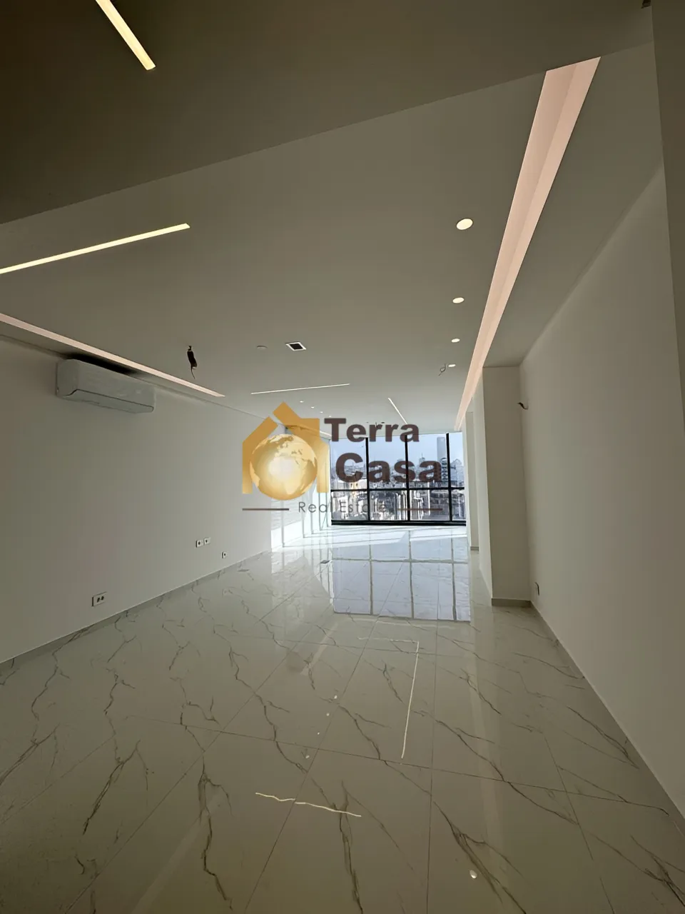 Commercial for rent in Dekwaneh