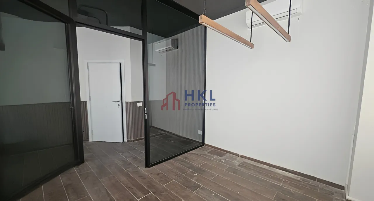 Office for rent in Forn El Chebbak, Lebanon