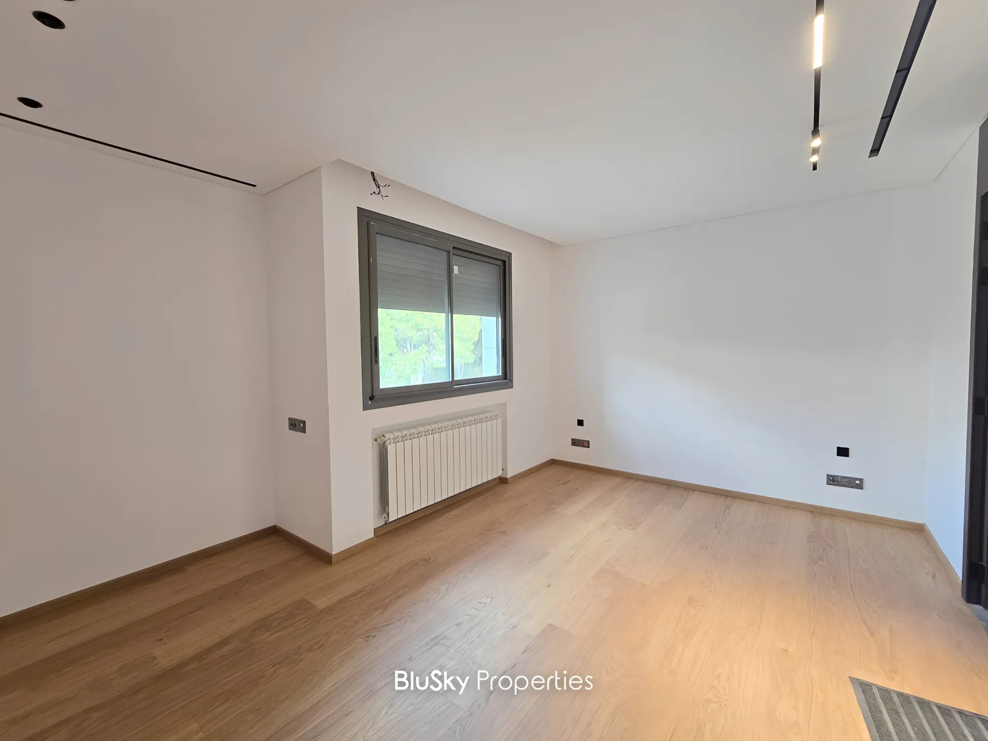 Duplex for sale in Monteverde main street، lebanon