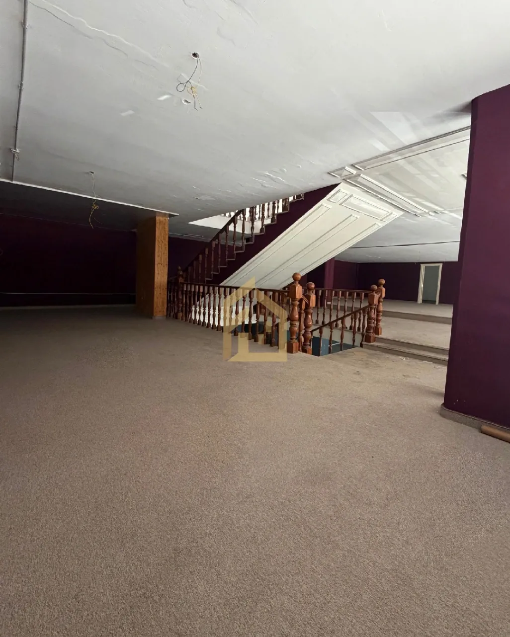 Showroom for rent in Dekwaneh, Lebanon