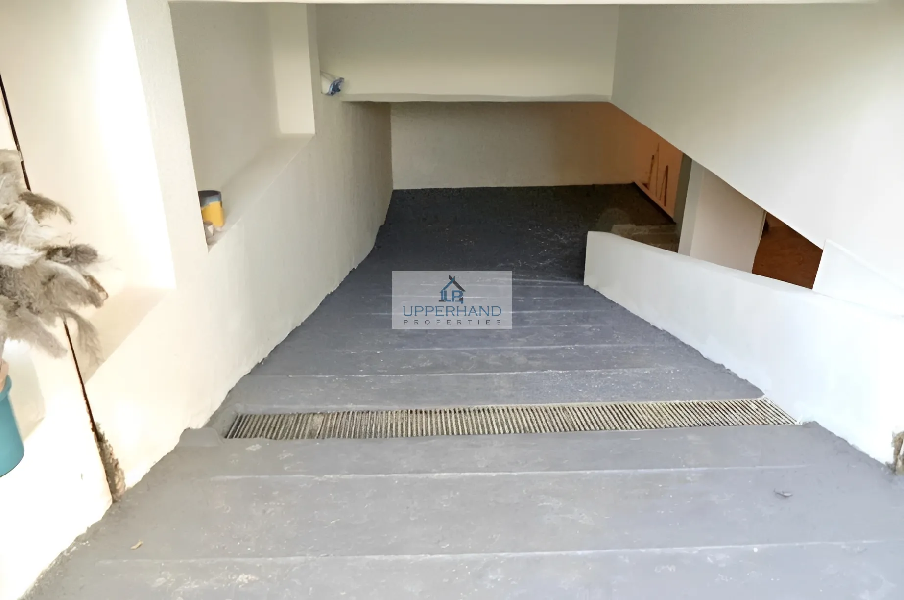 Warehouse for Sale in Sassine, Bayrut, Lebanon