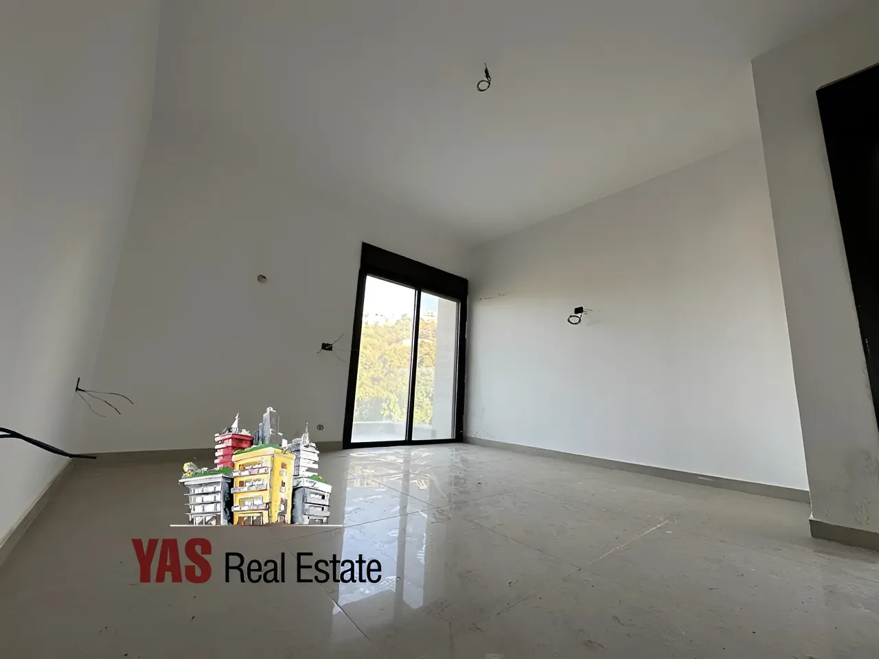 Apartment for Sale in Ballouneh