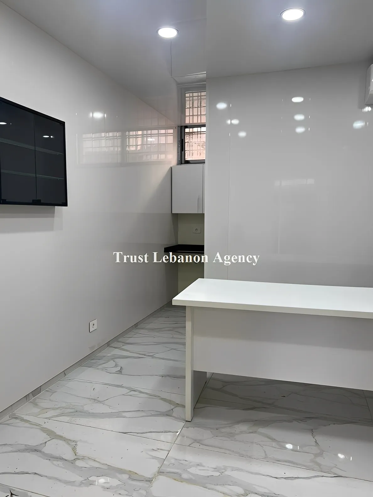 Shop for rent in Metn, Jal Al Dib