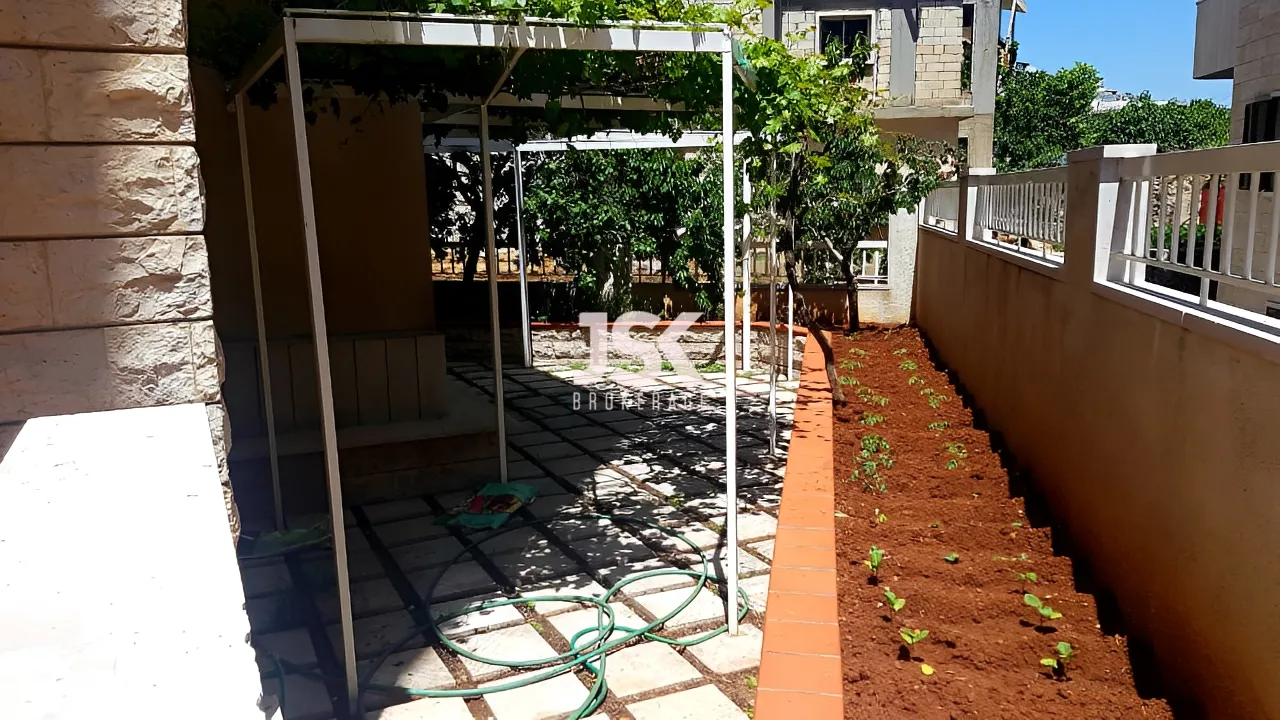Building for Sale in Faitroun