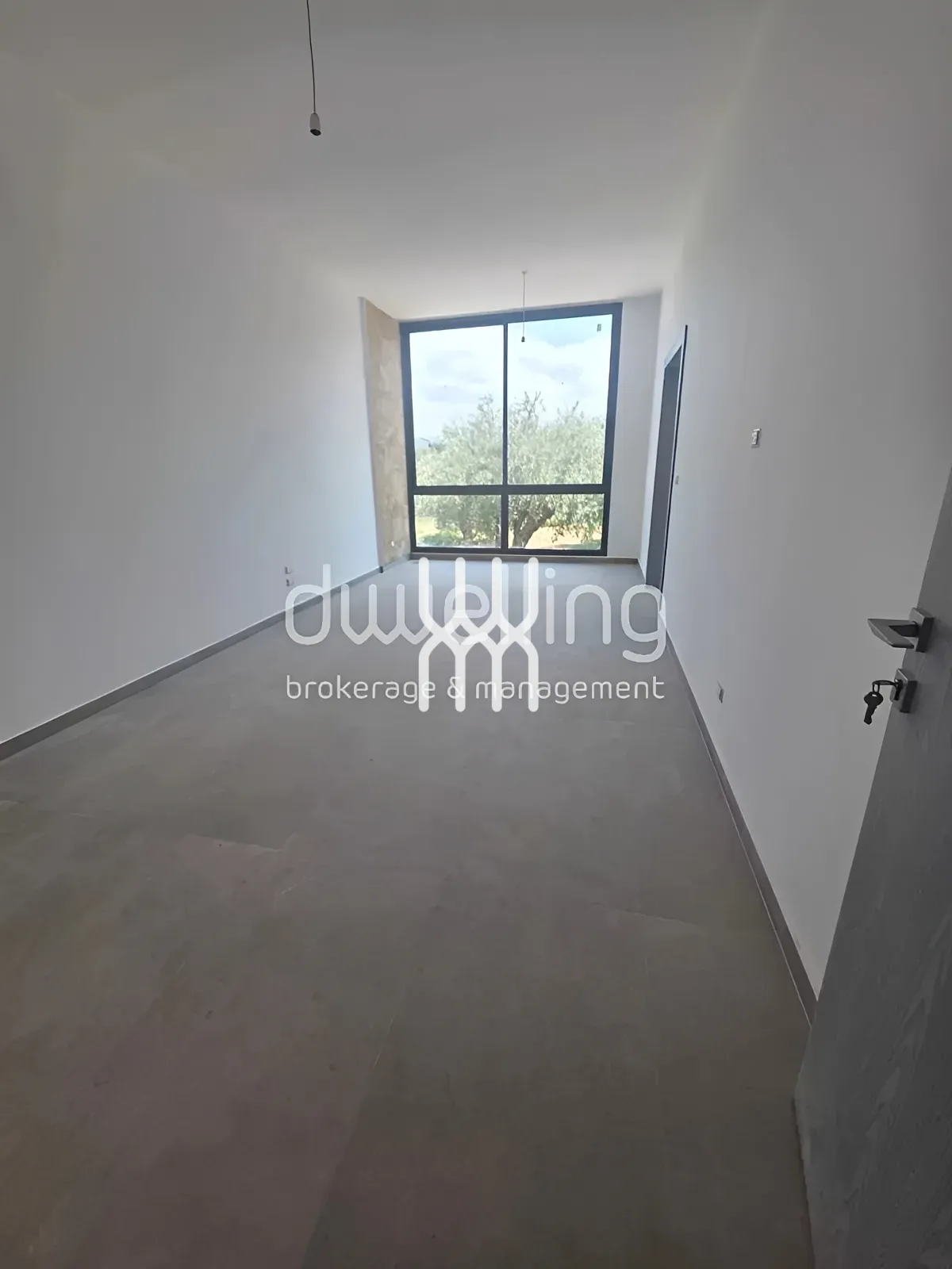 Office for sale in Amioun
