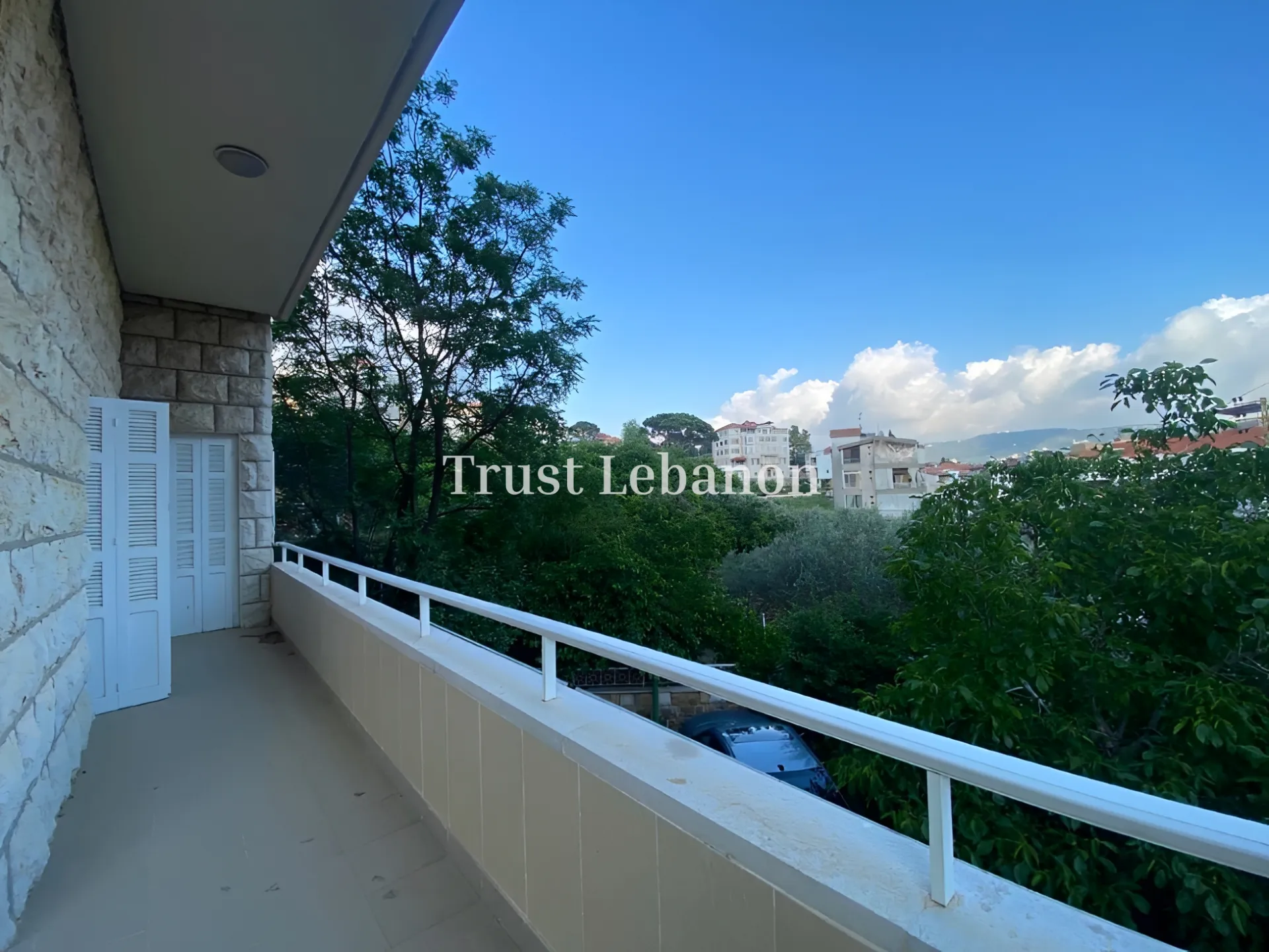 Apartment for rent in Baabdat
