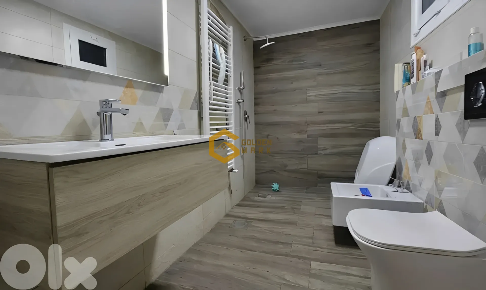 Apartment for Sale in Ballouneh - 3 bed, 4 bath