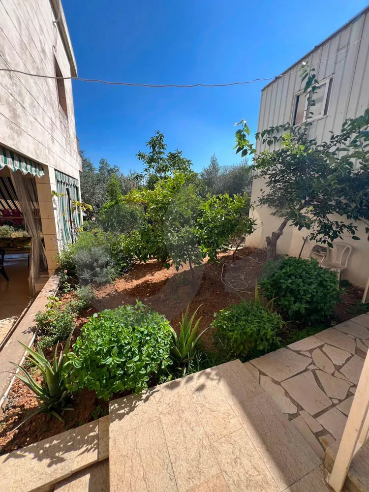 Building for Sale in Dfoun