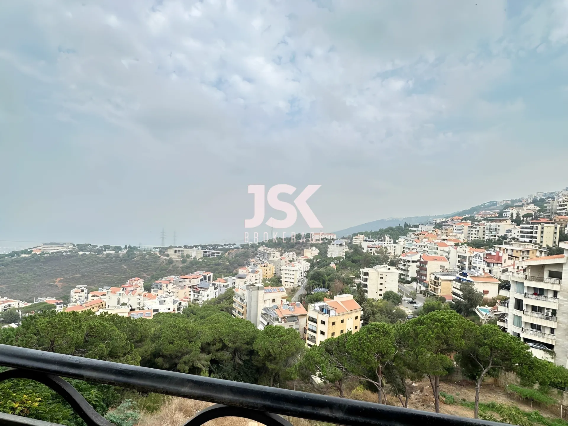 Apartment for Sale in Ain Saadeh - 3 bed