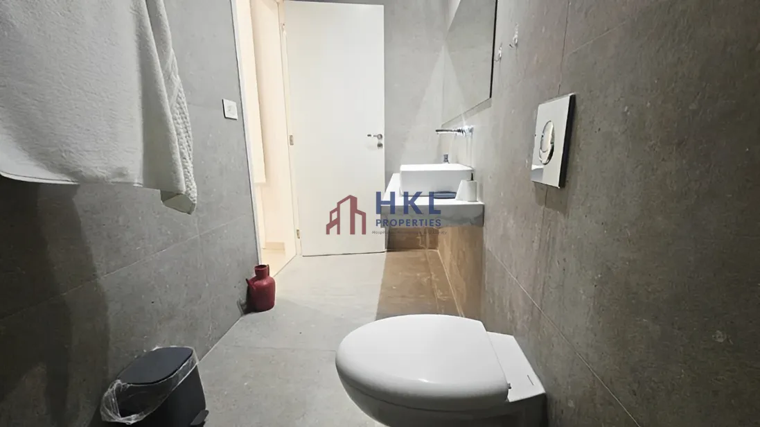 Apartment for rent in Caree d'or, Achrafieh