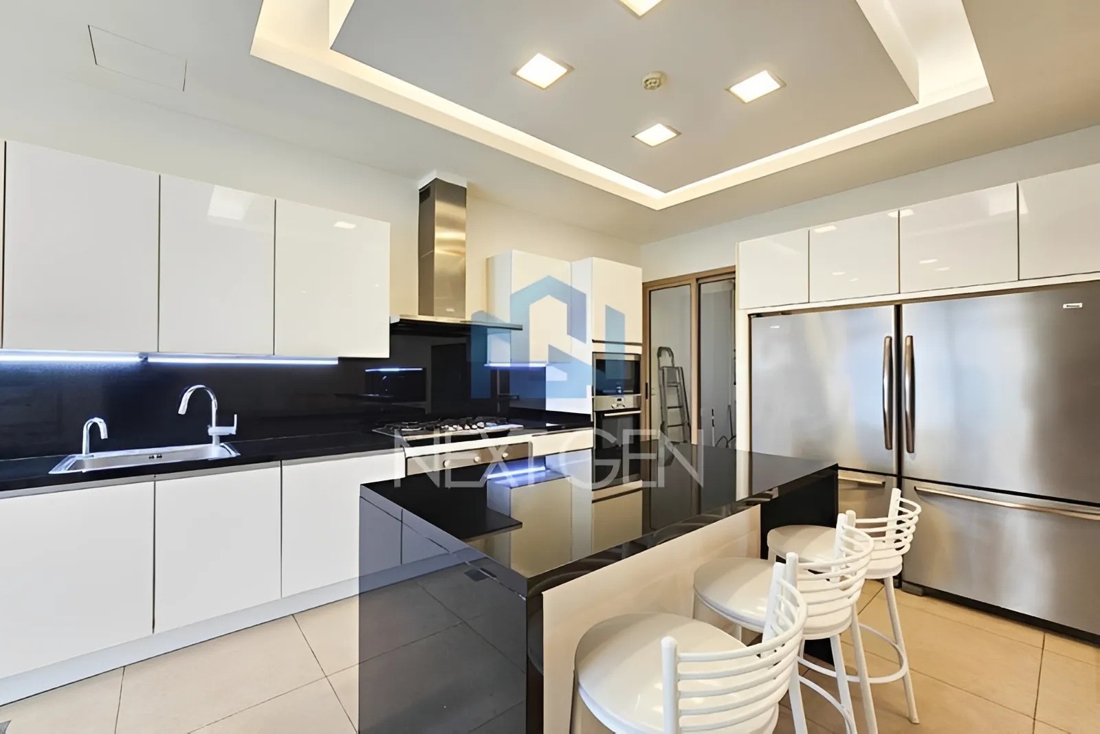 Apartment for Rent in Ras Beirut - 4 bed, 6 bath