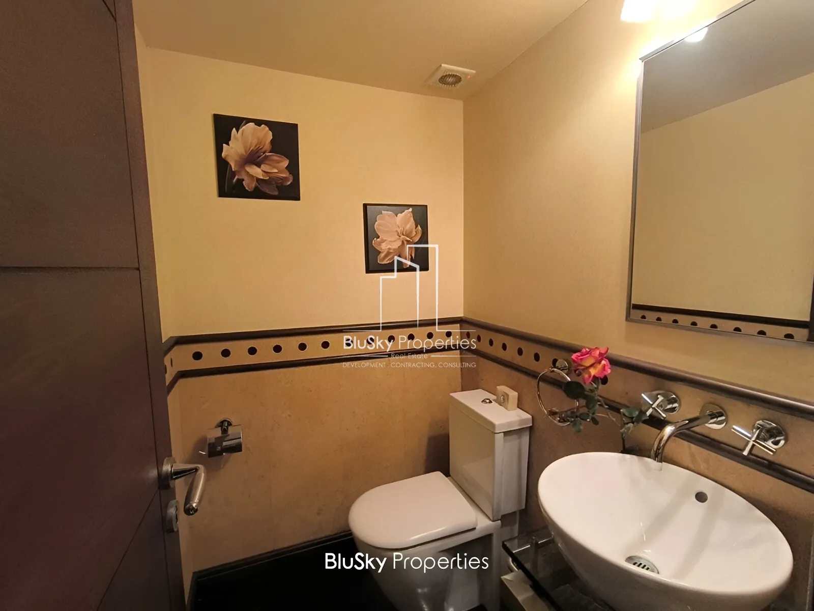 Apartment for Sale in Awkar