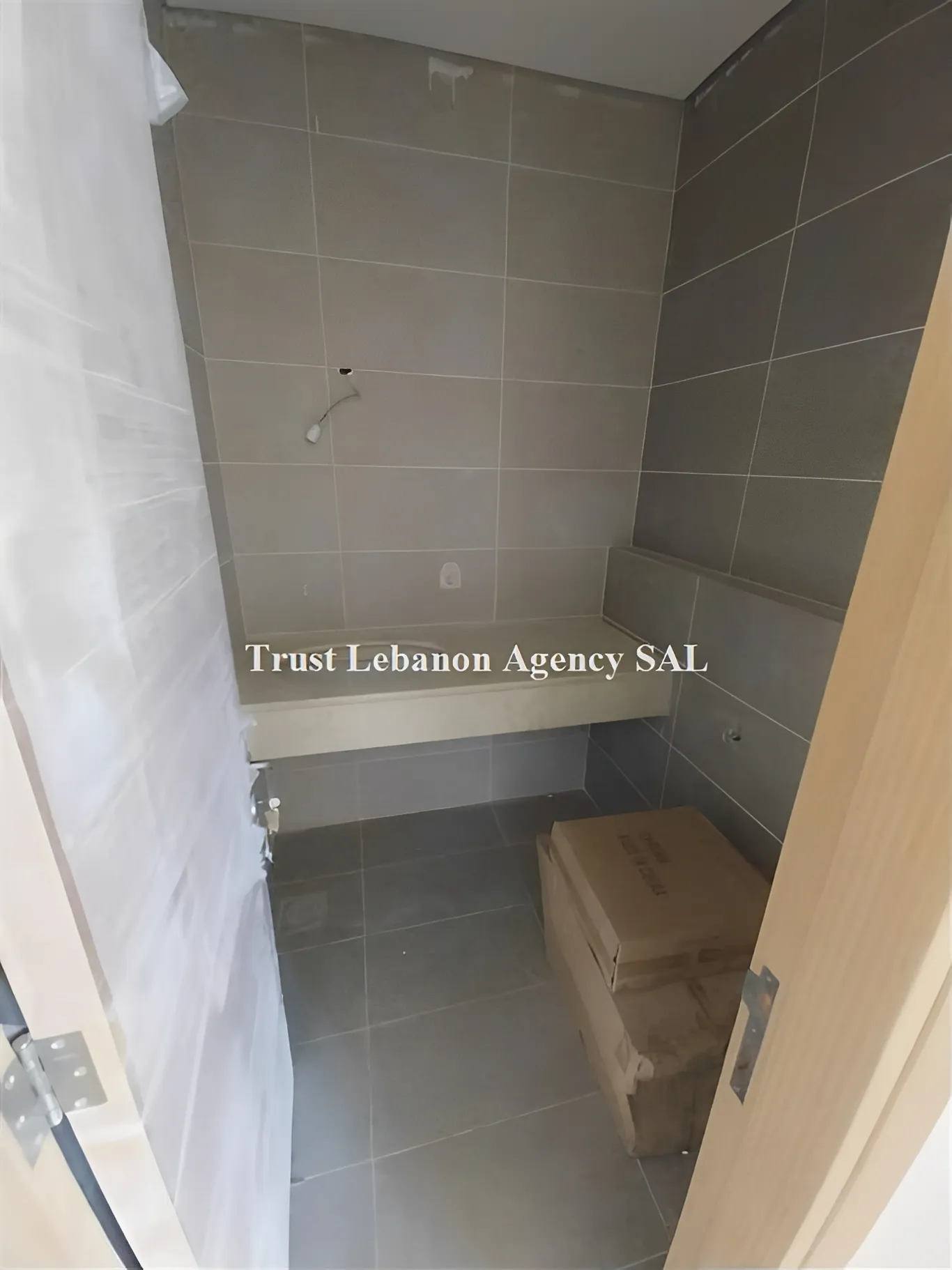 Apartment for Sale in Baabda, Louaizeh - 3 bed, 4 bath