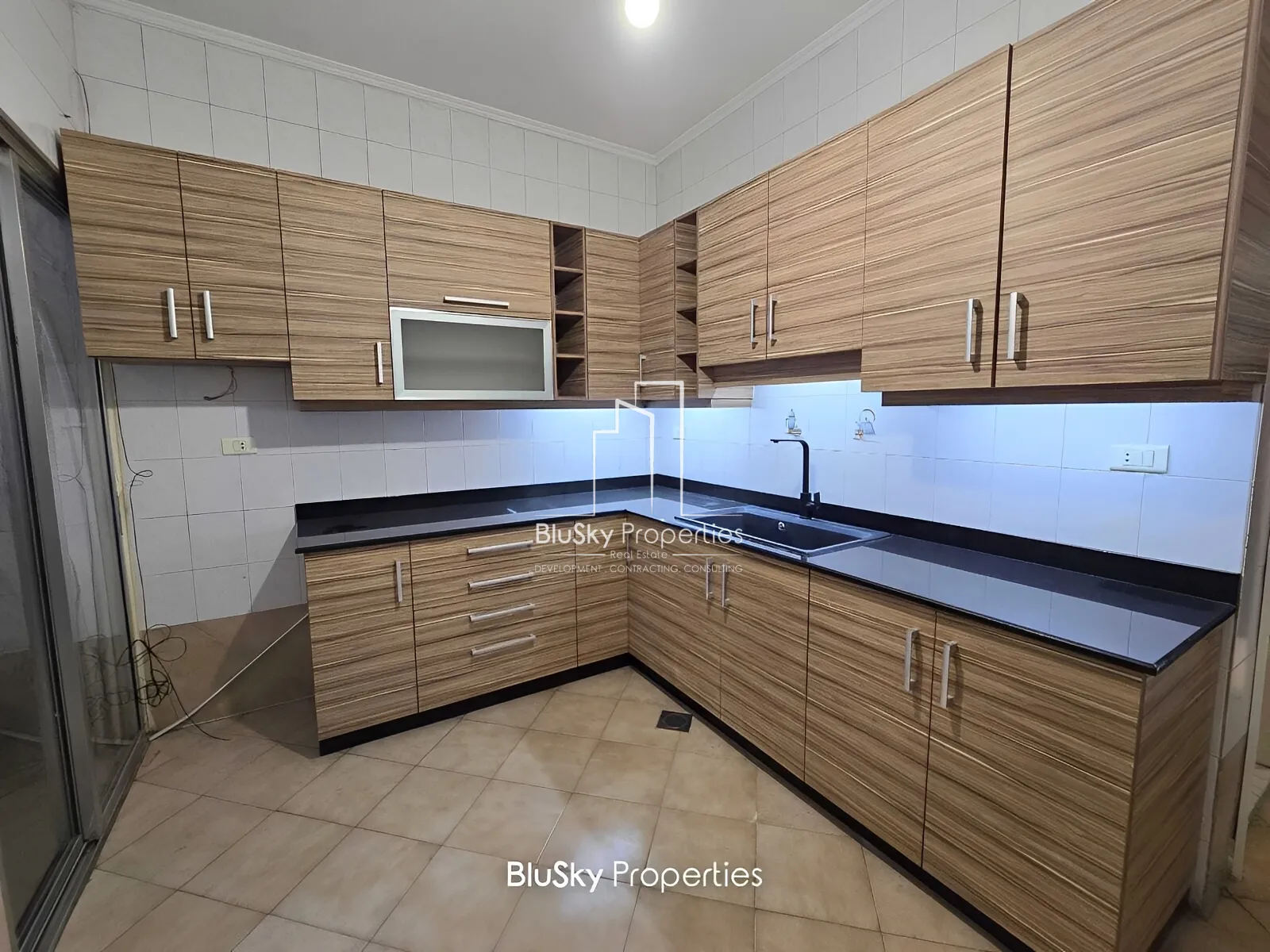 Apartment for Sale in Horch Tabet - 3 bed, 3 bath