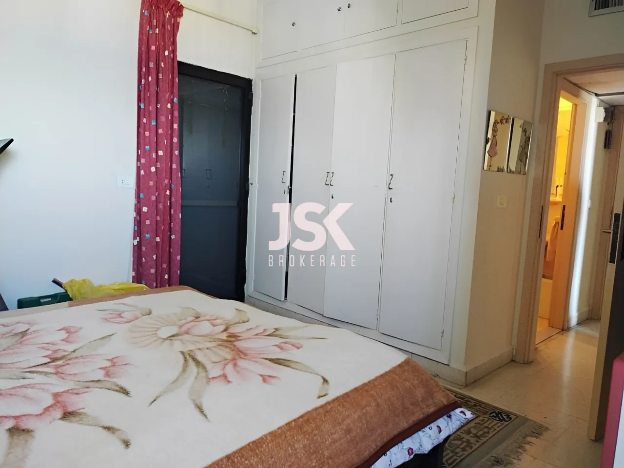 Villa for Sale in Haret Sakher