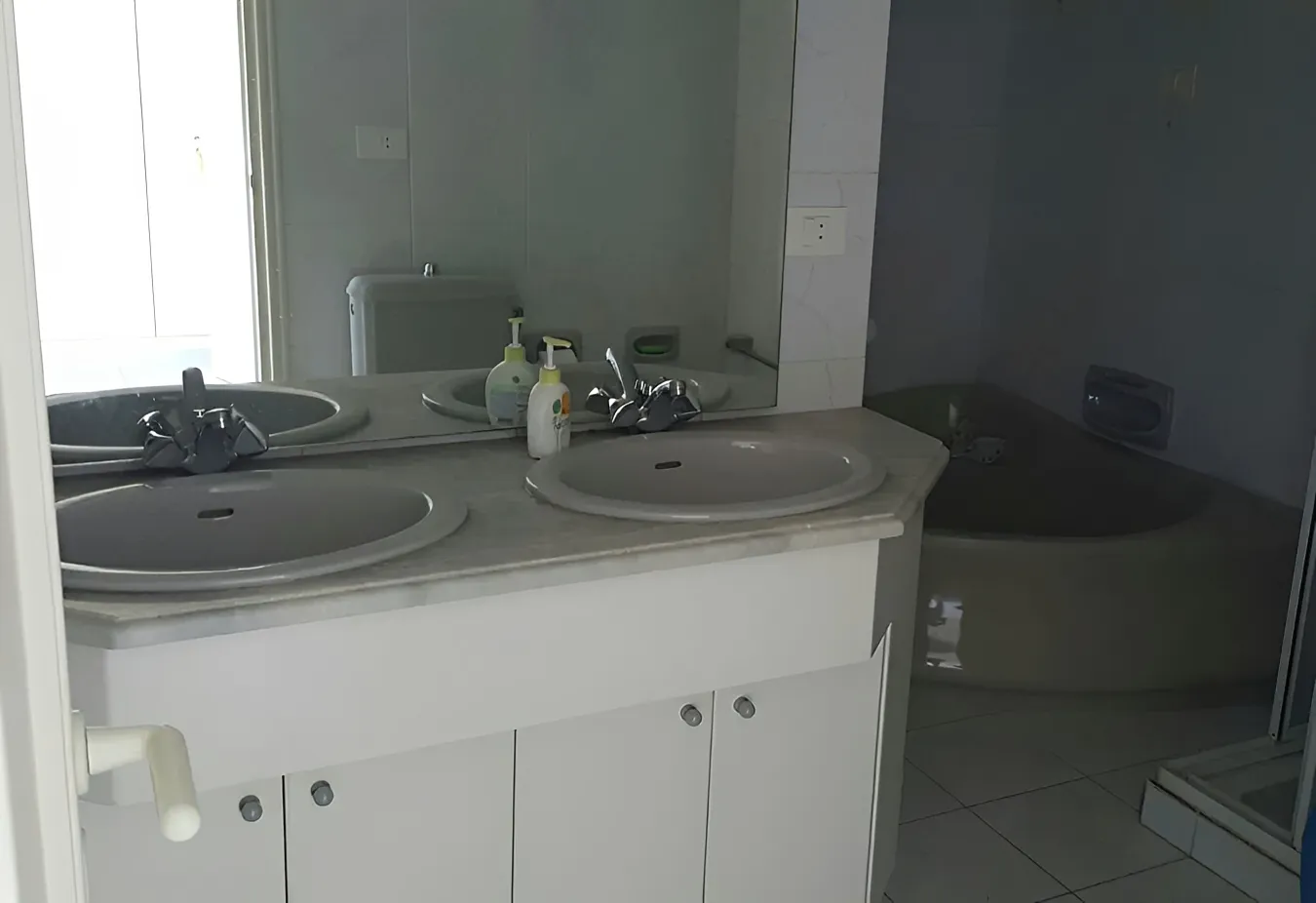 Apartment for Sale in Ballouneh