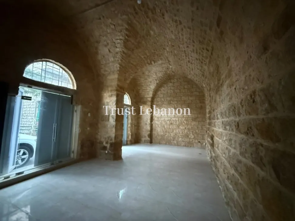 Shop for rent in Broummana, Lebanon