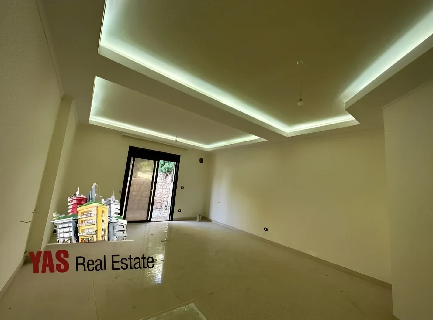 Apartment for Sale in Ballouneh - 3 bed, 3 bath