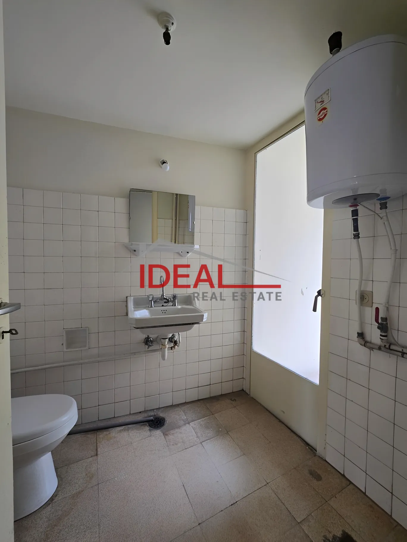 Apartment for rent in Achrafieh, Beirut, Lebanon - 3 bed, 2 bath