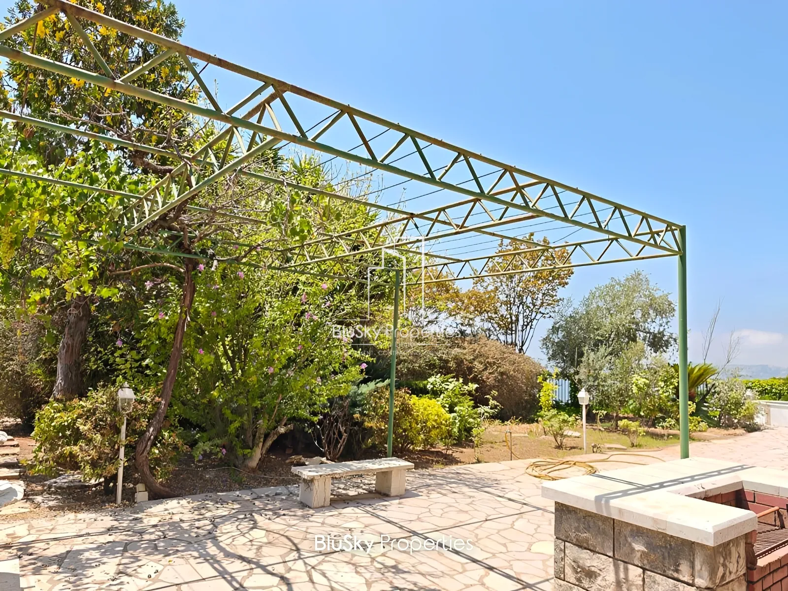 Villa for Sale in Baabdat
