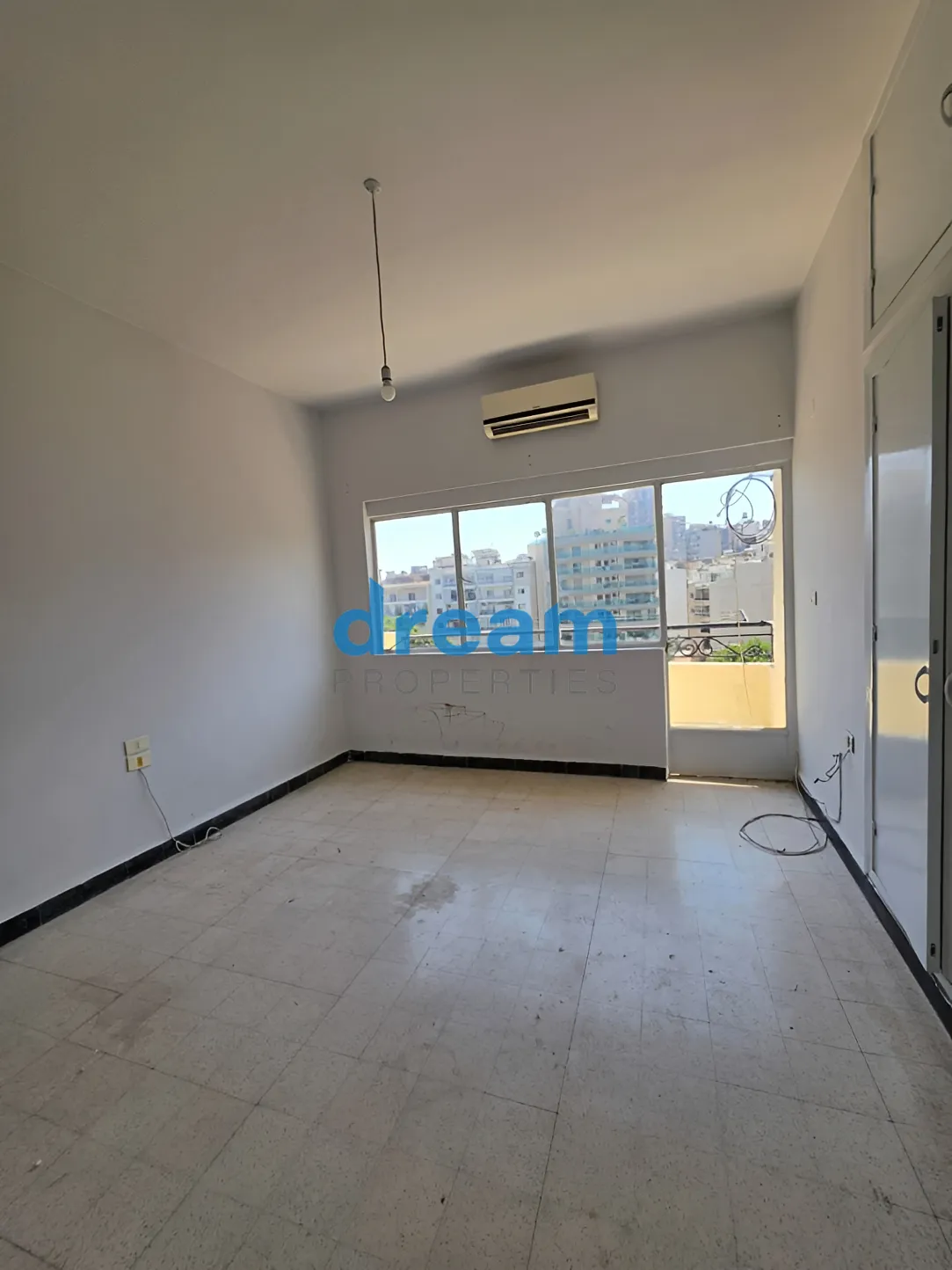 Apartment for rent in Achrafieh, Beirut, Lebanon - 3 bed, 2 bath