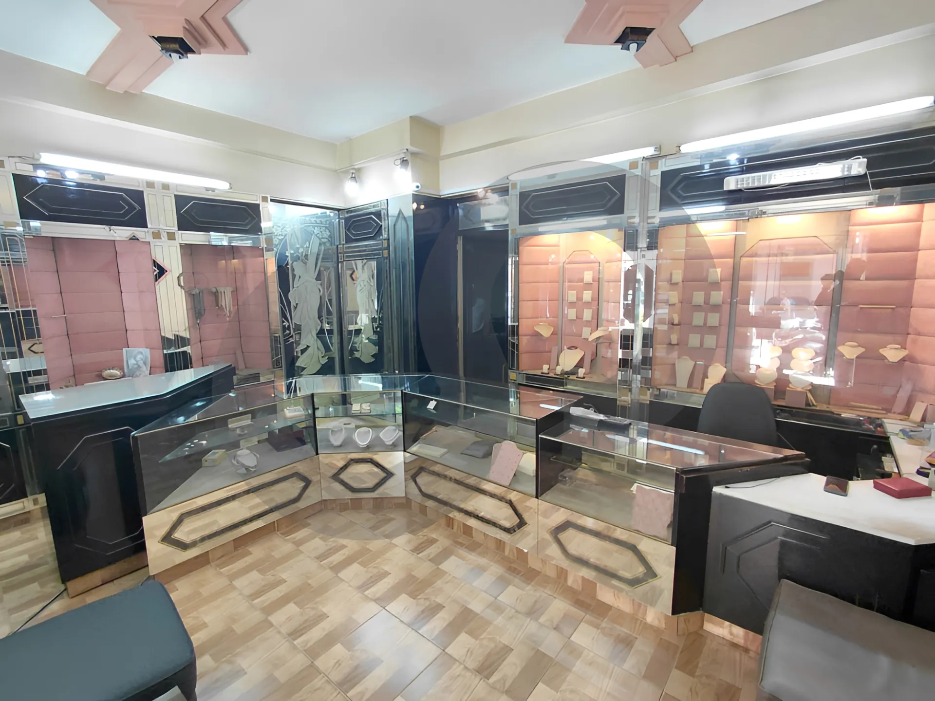 Shop for Sale in Sad El Baouchriyeh