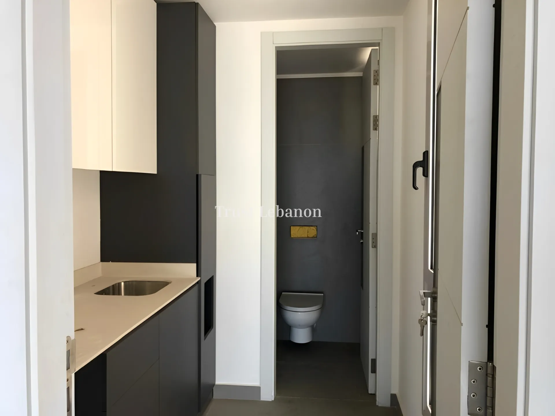Office for rent in Dbayeh, Lebanon