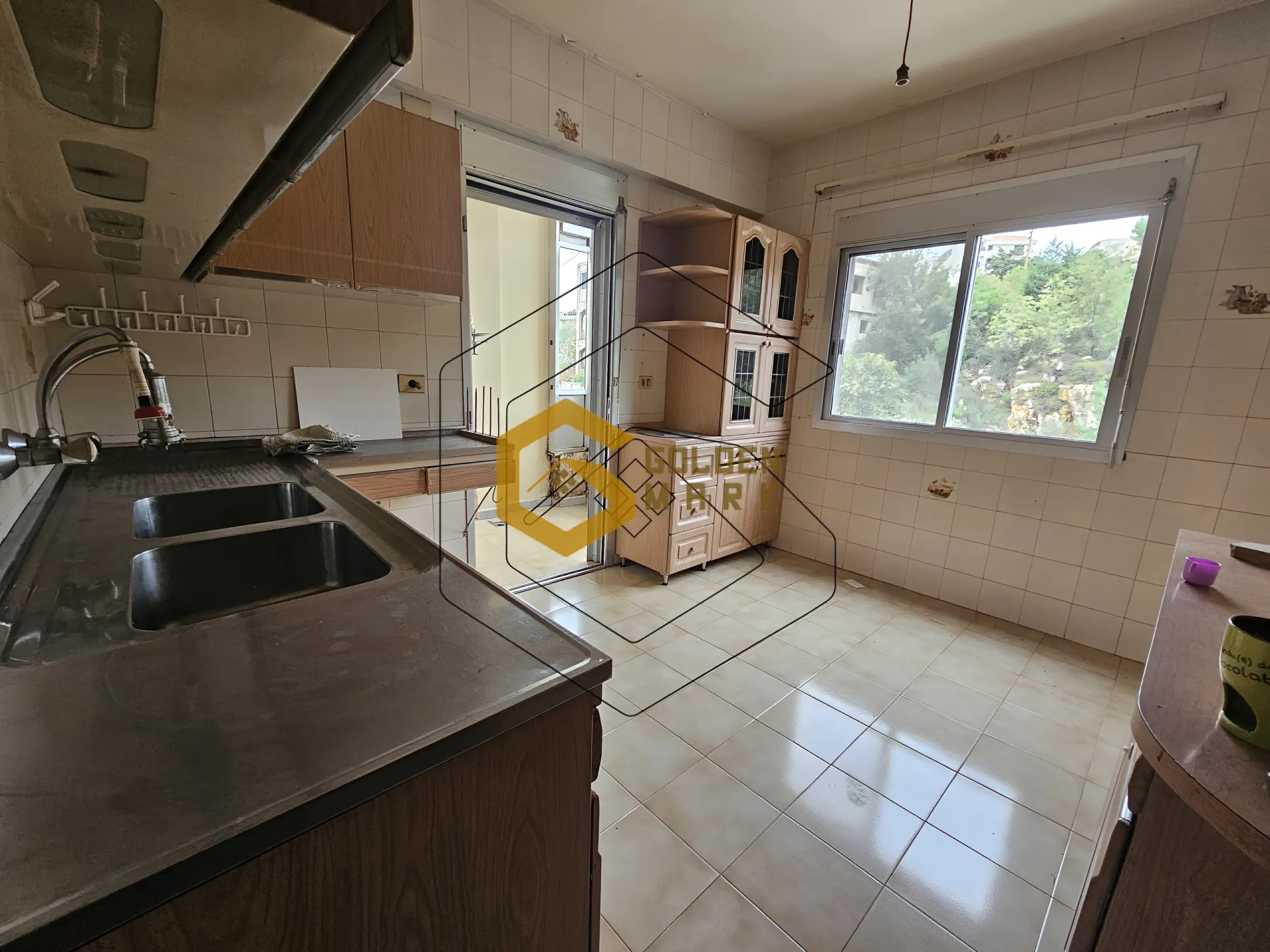 Apartment for Sale in Ballouneh