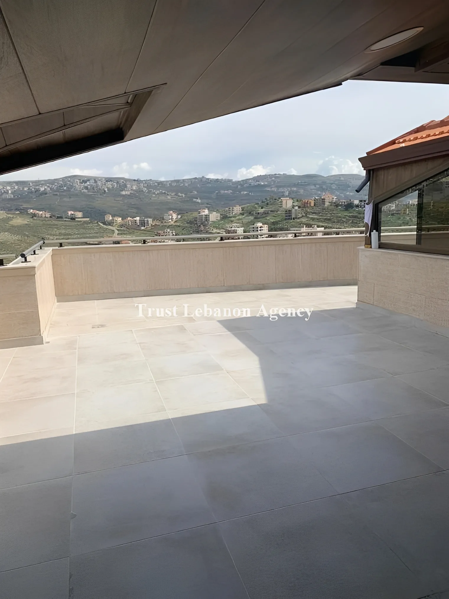 Apartment for Sale in Ain Al Jdedeh Alay Lebanon