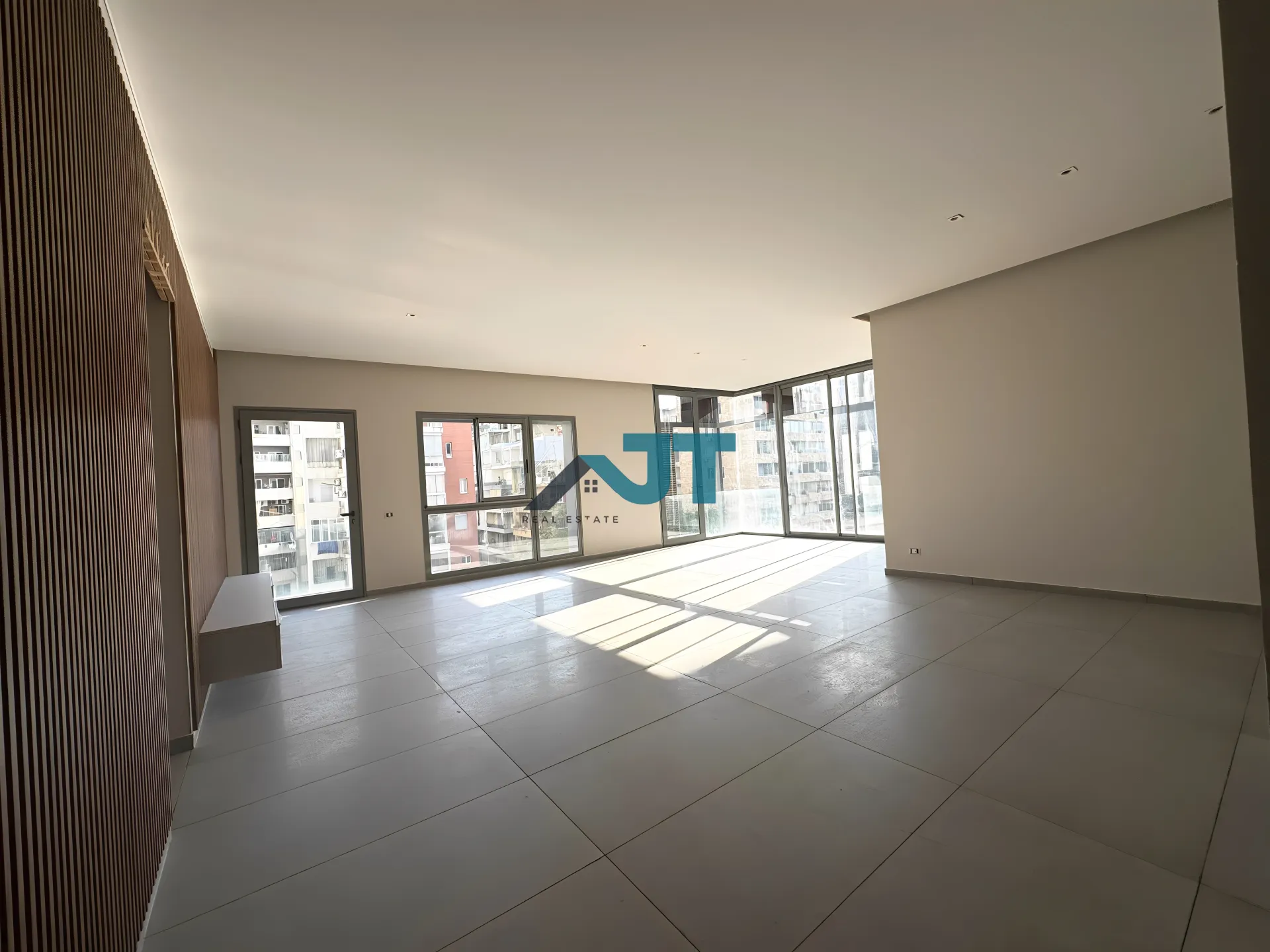Apartment for Sale in Achrafieh - 2 bed, 3 bath