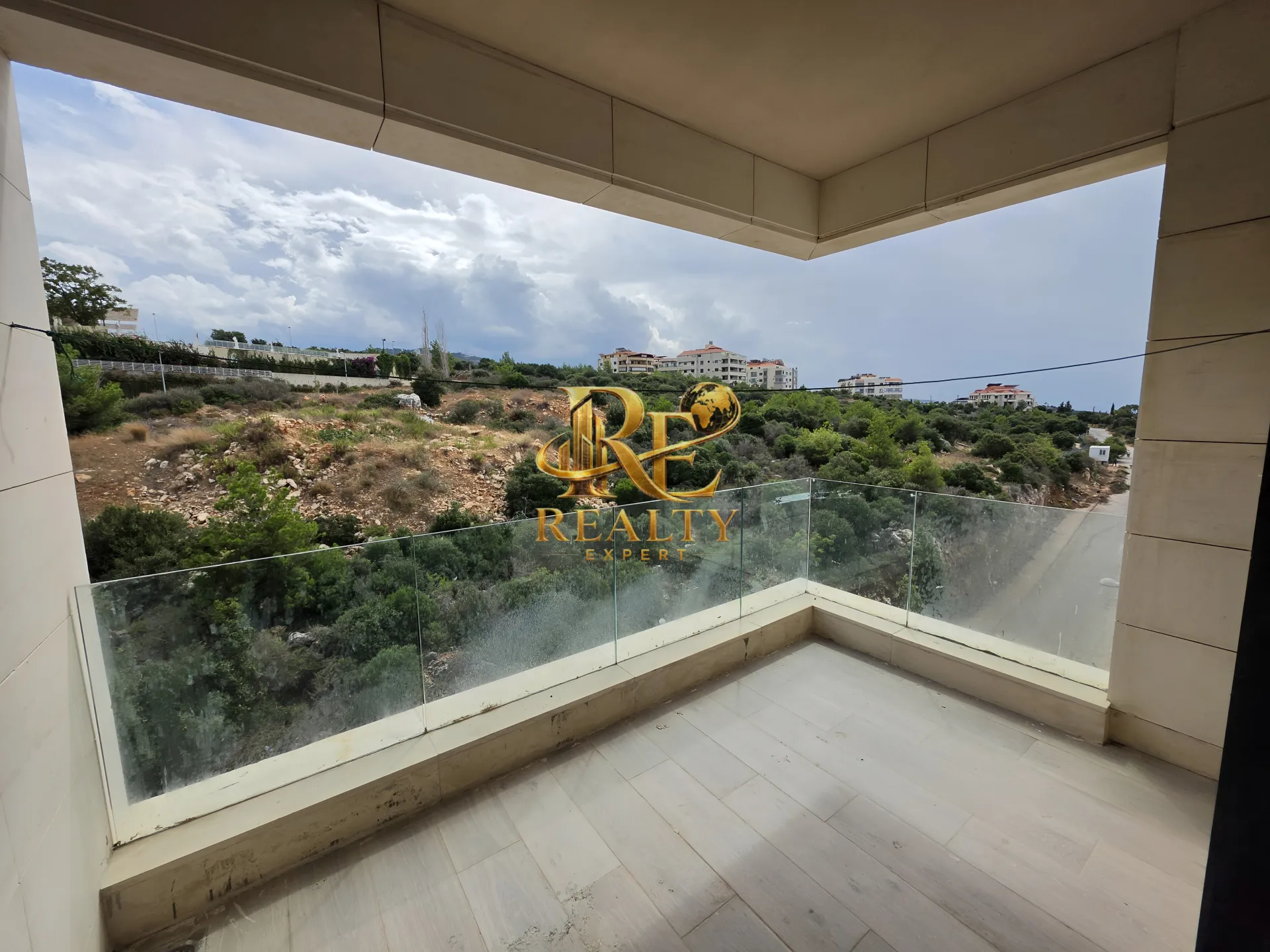 Apartment for sale in Aaramoun