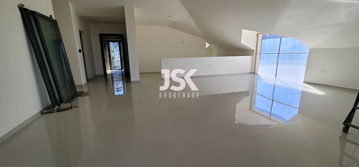 Apartment for Sale in Aachqout, Lebanon