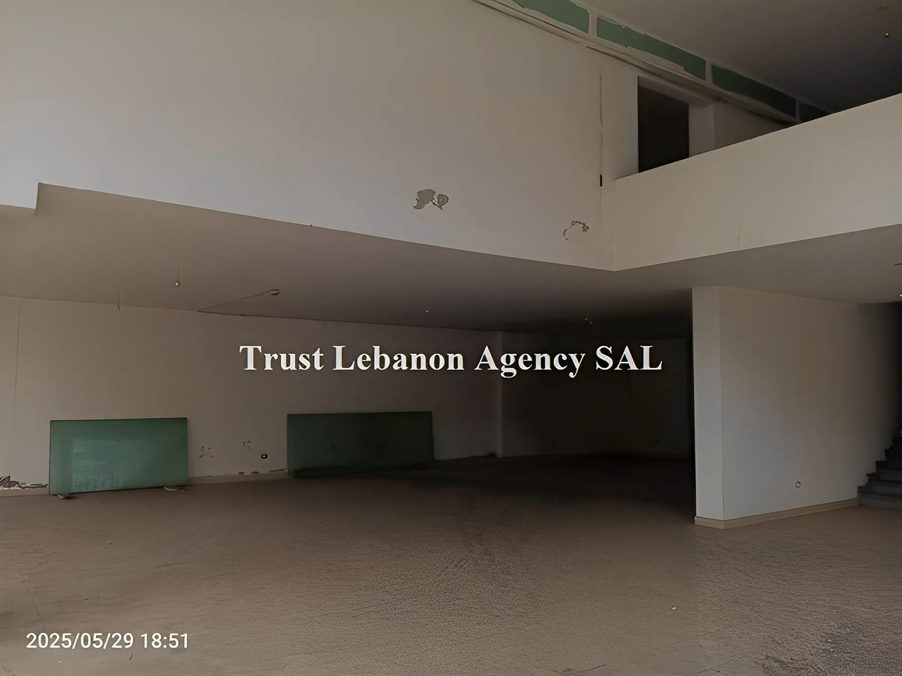 Commercial Property For Rent in Beirut, Ain El Tineh